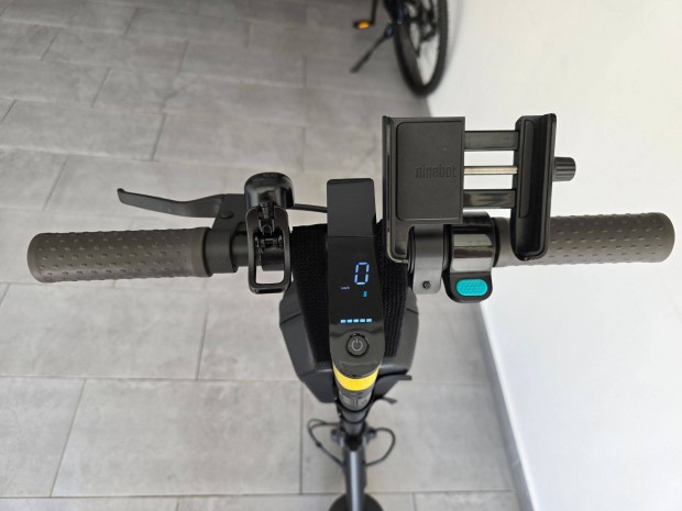 Mi Electric Scooter Pro 2 Mercedes-AMG Petronas F1 Team Edition