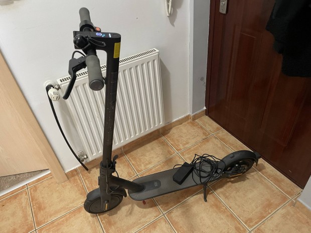Mi Essential elekrtomos roller