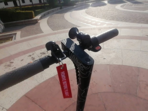 Mi electric scooter essential