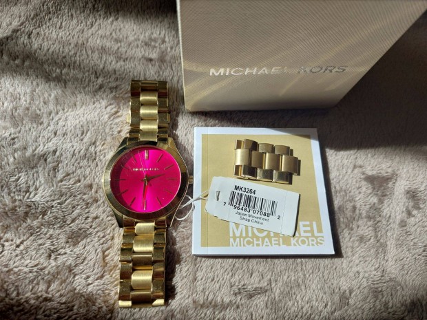 Michael Kors karra