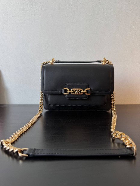 Michael Kors univerzalis m�ret� v�llt�ska