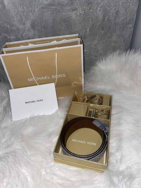 Michael Kors vanilla v box