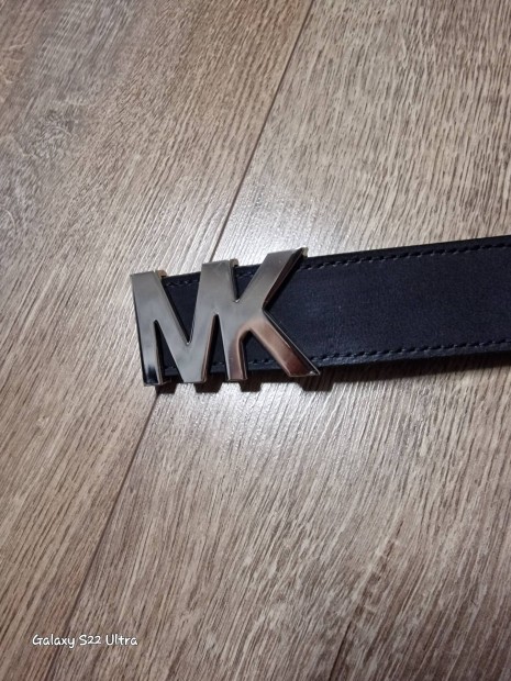 Michael kors v