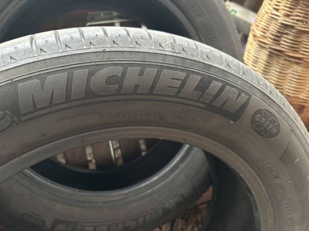 Michelin 16- os nyri gumi