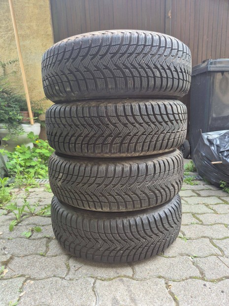 Michelin 175/65 14 Collos téli gumi szett felnivel