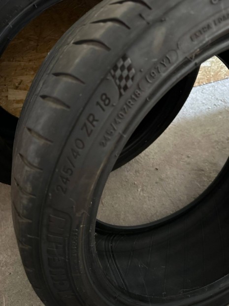 Michelin 18" Pilot sport 4 Gumik 245/40 ZR18 2db