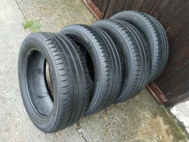 Michelin 195/55R16 nyrigumi garnitra elad