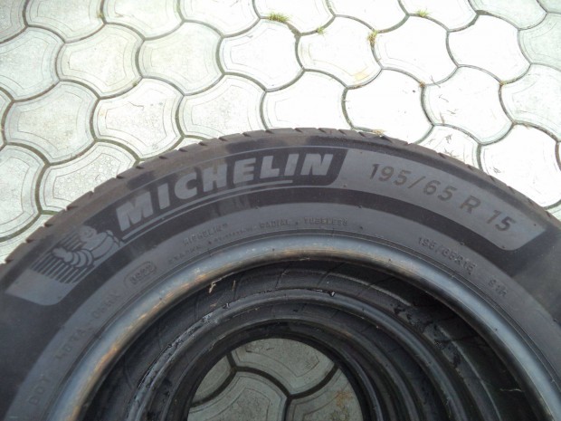 Michelin 195 65 R15 nyri gumi garnitra