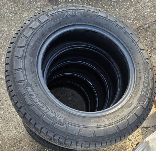 Michelin 195/75 16C autgumi
