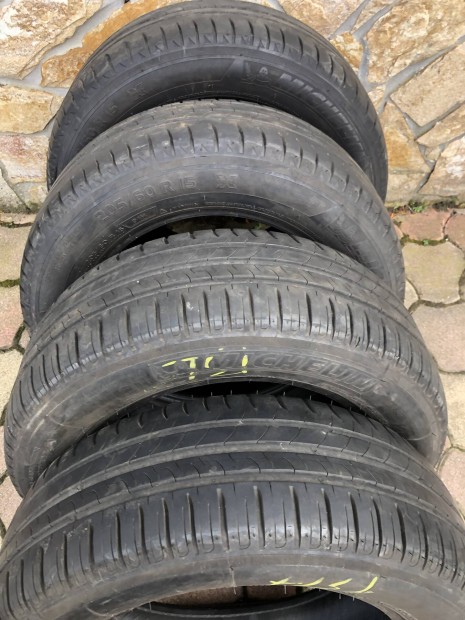 Michelin 205/60R15 nyri gumi
