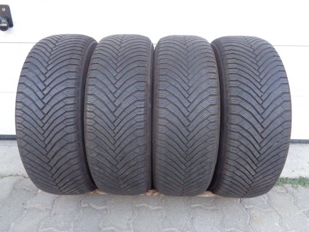 Michelin 205/60R16 téli gumi, 2024 gyártású, újszerű állapotban eladó