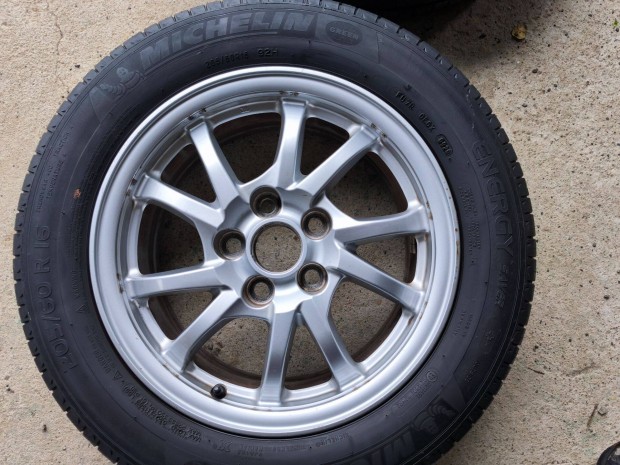Michelin 205/60 R16 nyárigumi garnitúra Toyota alufelnin