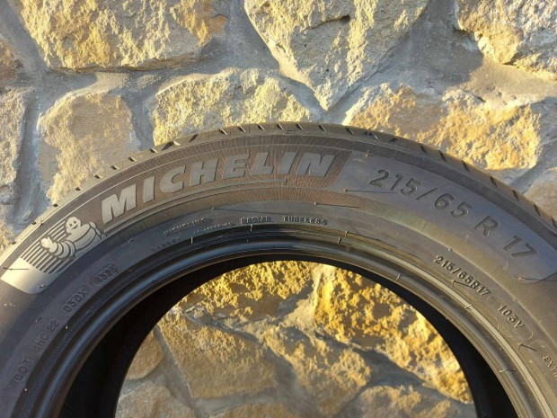 Michelin 215/65 R17