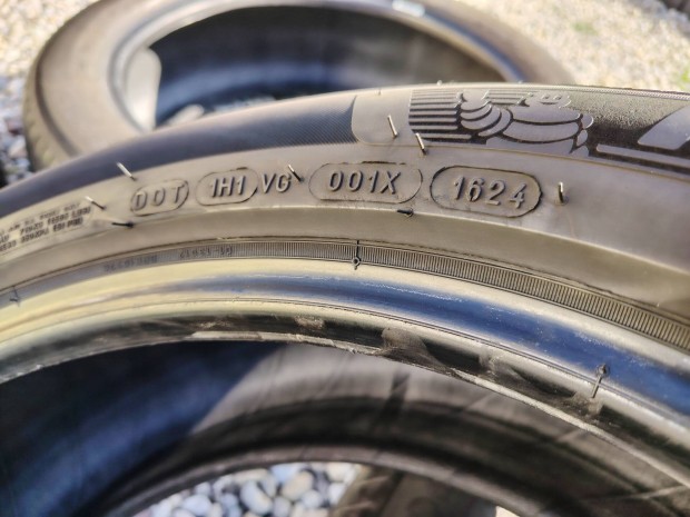 Michelin 225/50 R19 gumiabroncs szett elad�