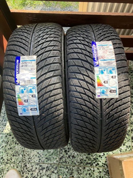 Michelin 225x45x18 95V. téli gumi féláron!
