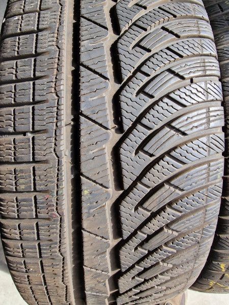 Michelin 235/40R18 PILOT ALPIN4 5-6mm DOT17 hasznlt gumi HG13385 t