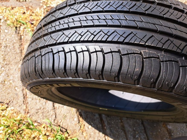 Michelin 235/55R17 Lattude Tubeless