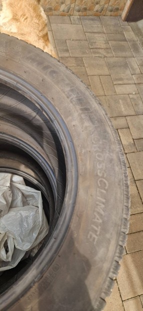 Michelin 235/55R17 gumi