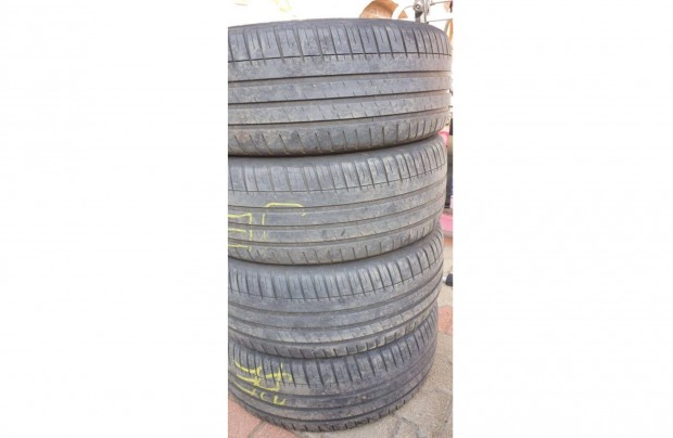 Michelin 4 db-os nyári gumi szett 245/45/19 Tesla S 19"