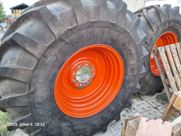 Michelin 650/75R32 kerekek.