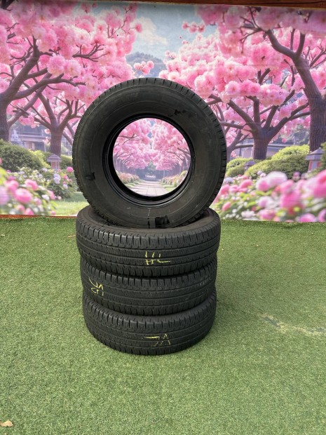 Michelin Agilis 225/75R16 CP , 116Q