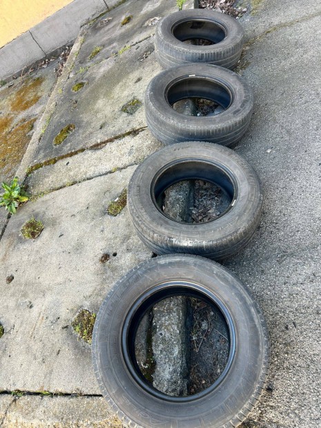 Michelin Agilis 235/65 R16c ny�ri gumi 4db