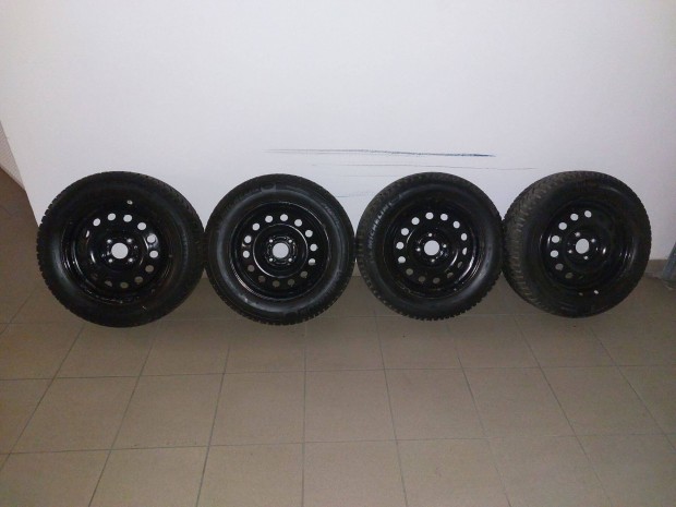 Michelin Alpin 4 db tli gumi (195/60 R15) elad