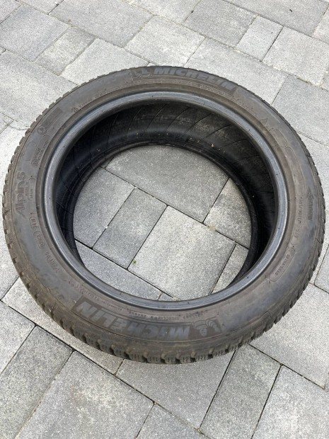 Michelin Alpin 5 205/50R17 93V Extra Load