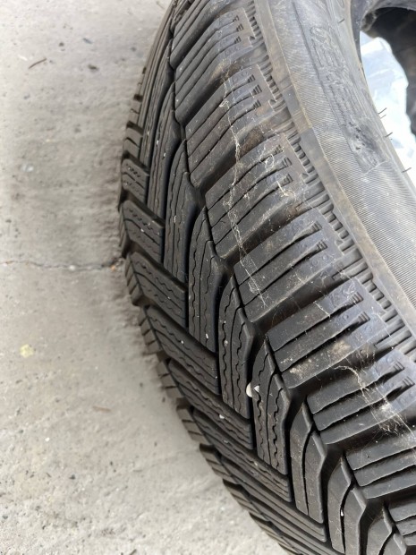 Michelin Alpin 5 205/60/R16 5mm téligumi