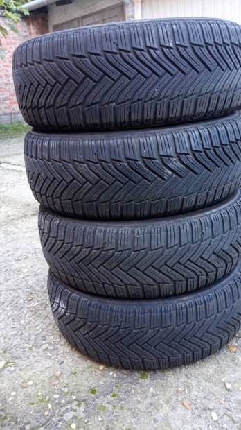 Michelin Alpin 6 tli gumi szett.205*55R16