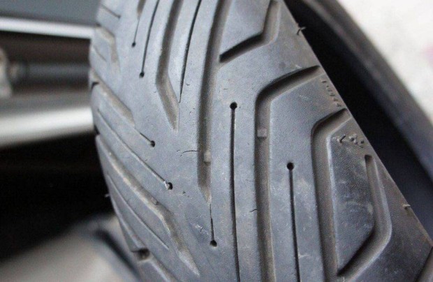 Michelin City Grip 2 110/70 R13 szp llapotban tbb darab