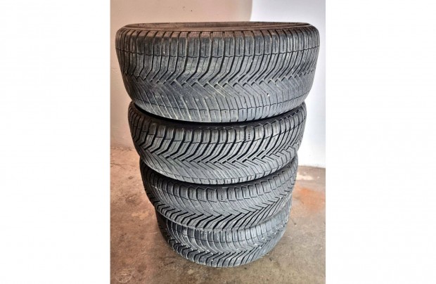Michelin Cross Climate ngy vszakos gumi 215/55 R17 4db