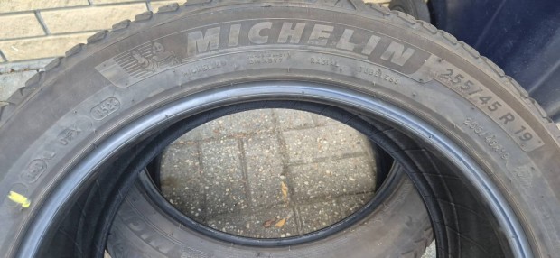 Michelin Crossclimate 2 SUV, 255/45 R19 DOT 0524