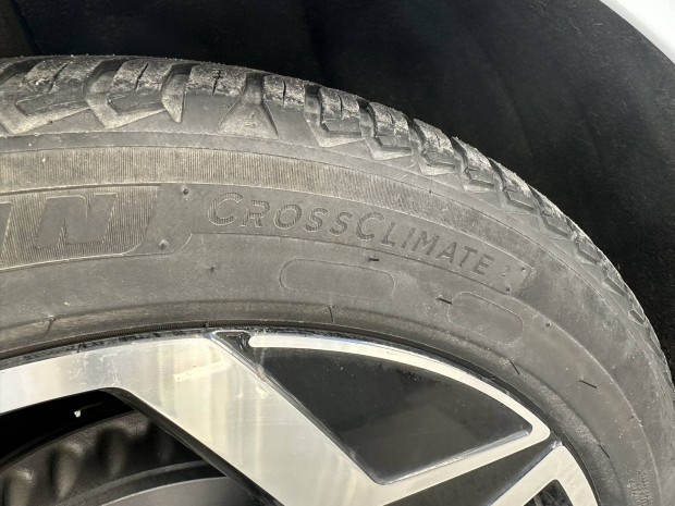 Michelin Crossclimate 2 - 215/50 R19 - 4 darab (szett)