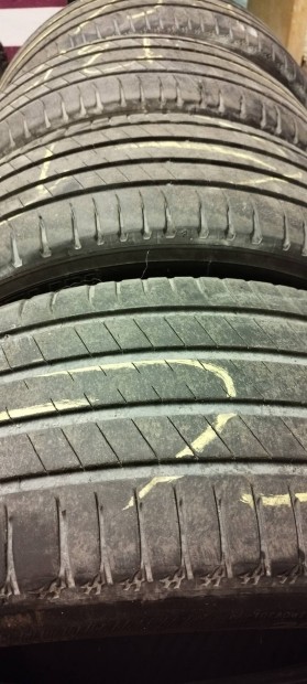 Michelin Latitude Sport 3 255/45 R20 nyrigumi