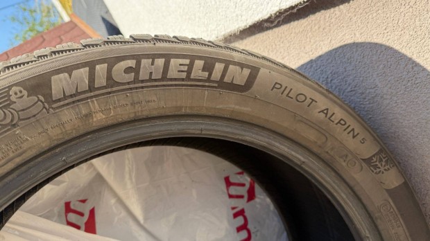 Michelin Pilot Alpin5 235/50 R19 téligumi eladó 4 db. 20E-ért