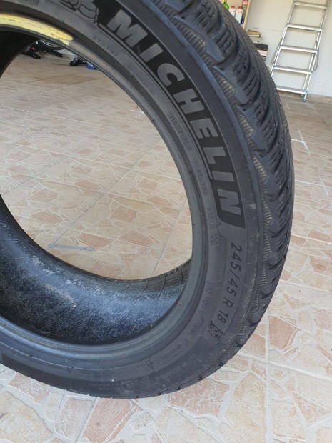 Michelin Pilot Alpin5 téligumi garnitúra