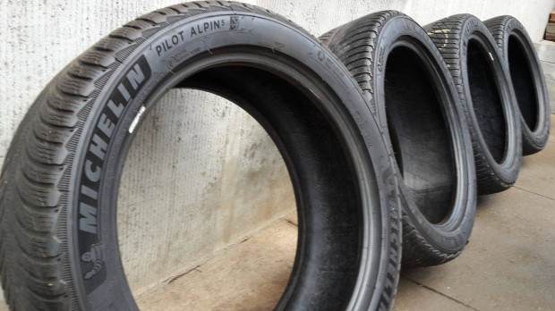 Michelin Pilot Alpin 5 235/45 R18 t�li gumi garnit�ra (4db)