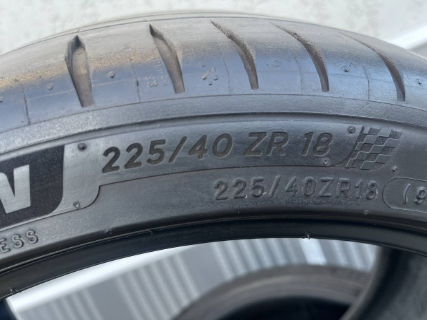 Michelin Pilot Sport 225/40 ZR18 nyri gumi