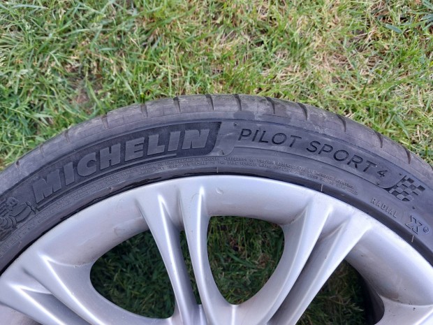 Michelin Pilot Sport 4 245/40 ZR18 nyri gumi 4 db