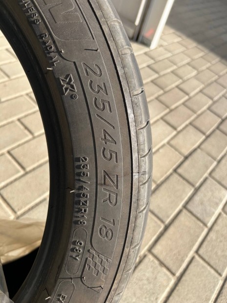 Michelin Pilot Sport 4