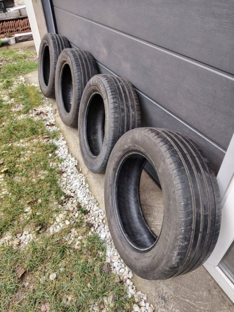 Michelin Pilot Sport 4 SUV 235/60 R18 ny�ri gumi