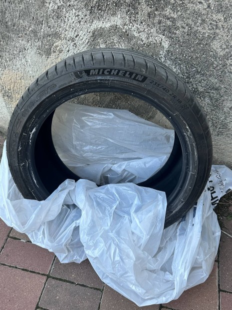 Michelin Pilot Sport 4 XL 235/40 ZR18 95Y