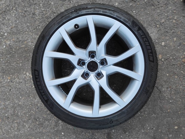 Michelin Pilotsport4 245/45R18