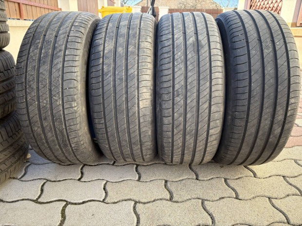 Michelin Primacy 4 215/55 R17 91W nyrigumi