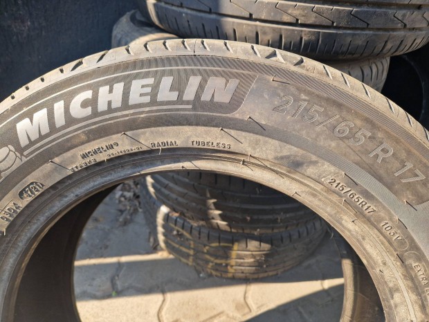 Michelin Primacy 4 215/65 R17 nyri gumi garnitra