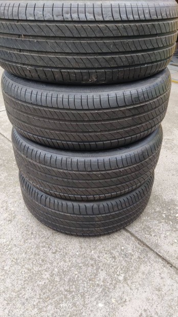 Michelin Primacy 4 235/45 R20 100V XL S1 j gumik