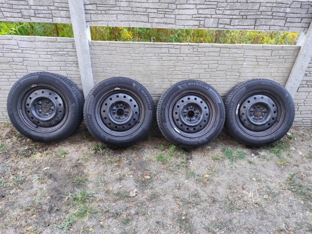 Michelin Primacy 4 nyári gumi 205/60 R16 acélfelnin