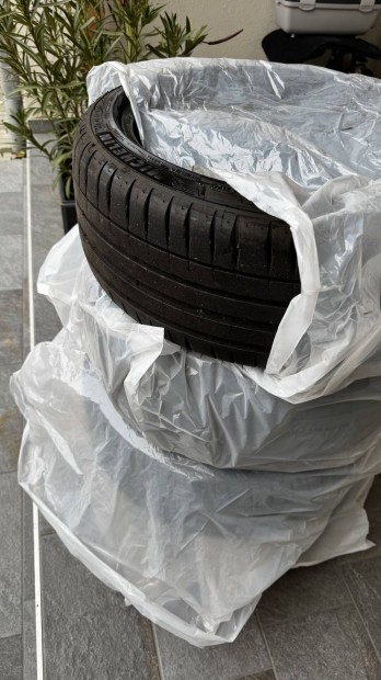 Michelin Sport Pilot 4 225/40 R18