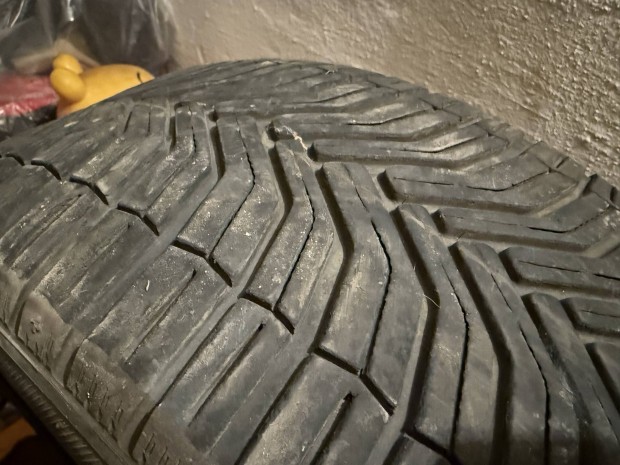 Michelin crossclimate 225/45r17 gumi